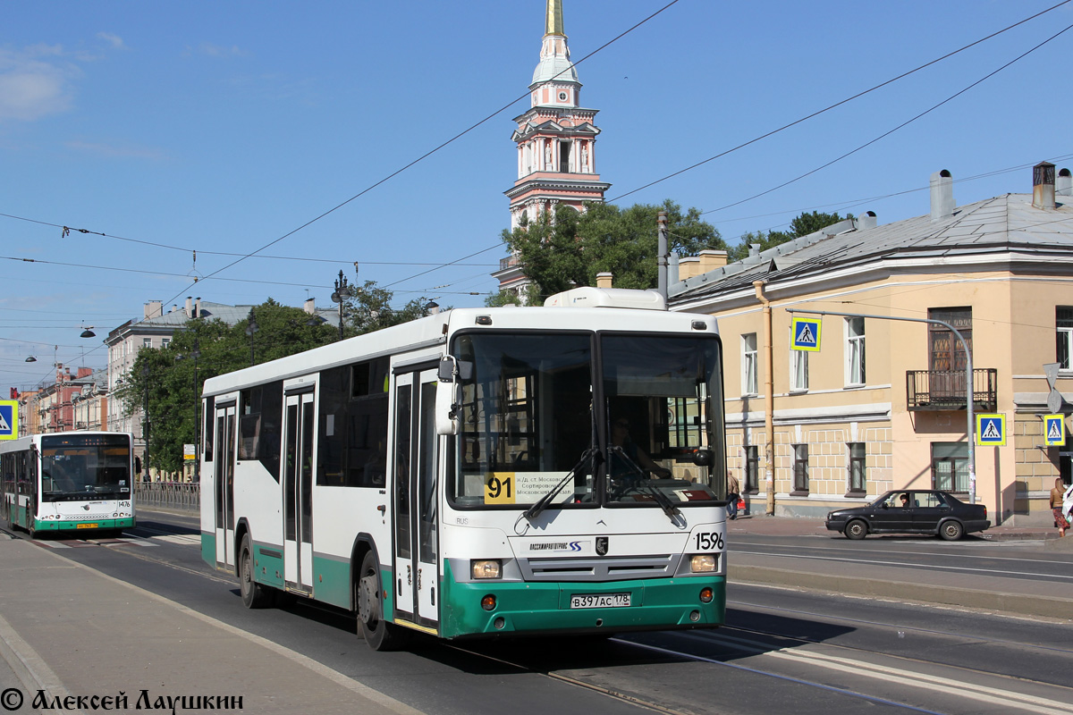 Sankt Petersburg, NefAZ-5299-30-32 Nr. 1596