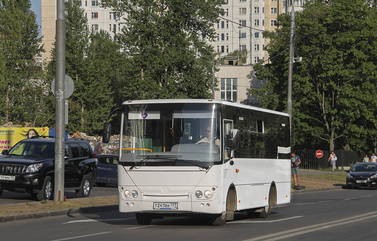 Москва, Hyundai County Kuzbas HDU2 № Т 241 ВК 777