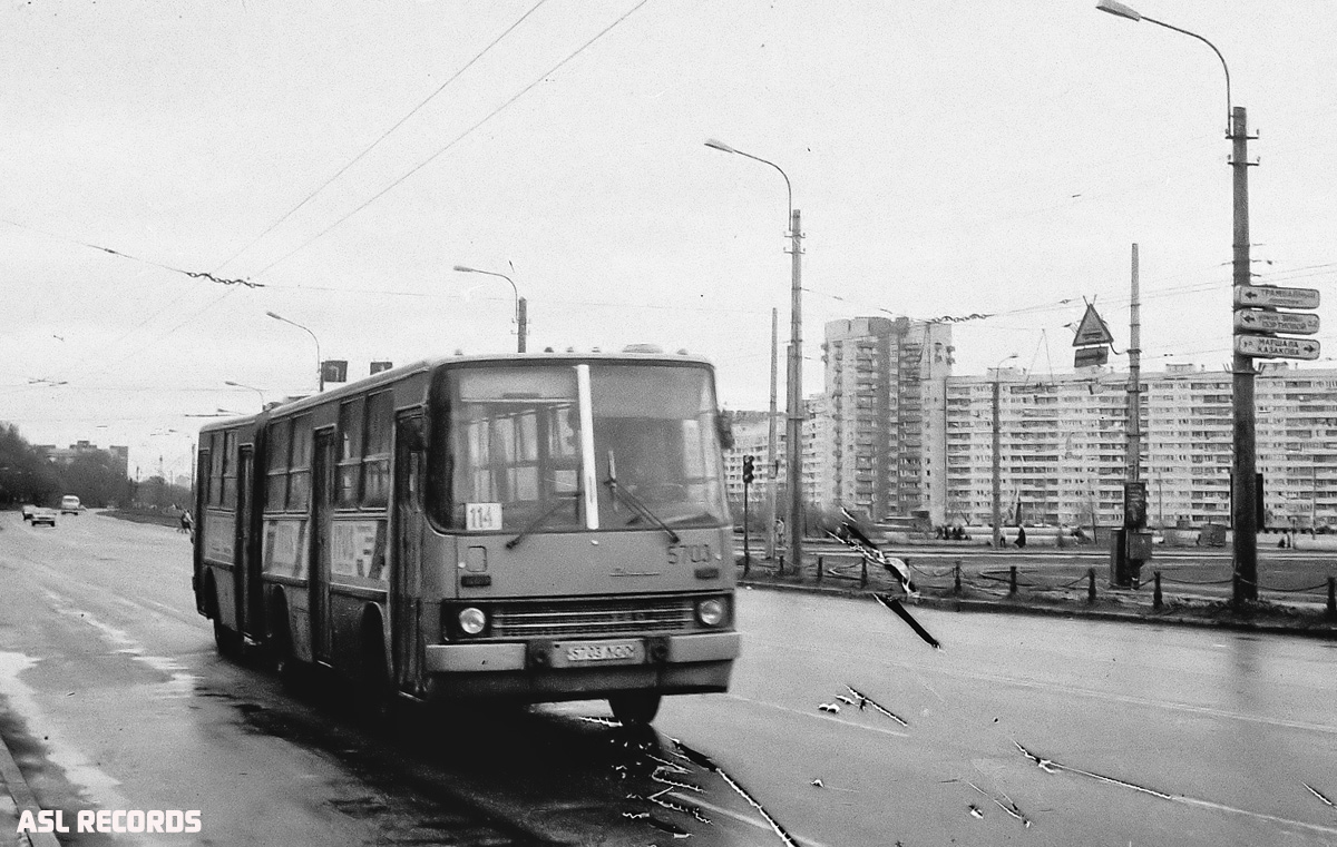 Sankt Petersburg, Ikarus 280.33 Nr 5703