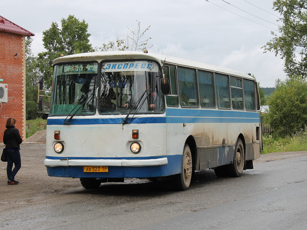 Автобус пермь карагай завтра. Автобус ЛАЗ 695т Пермский край. Автобус Александровск Усть игум. Усть Александровск Пермский. Усть-игум Пермский край.