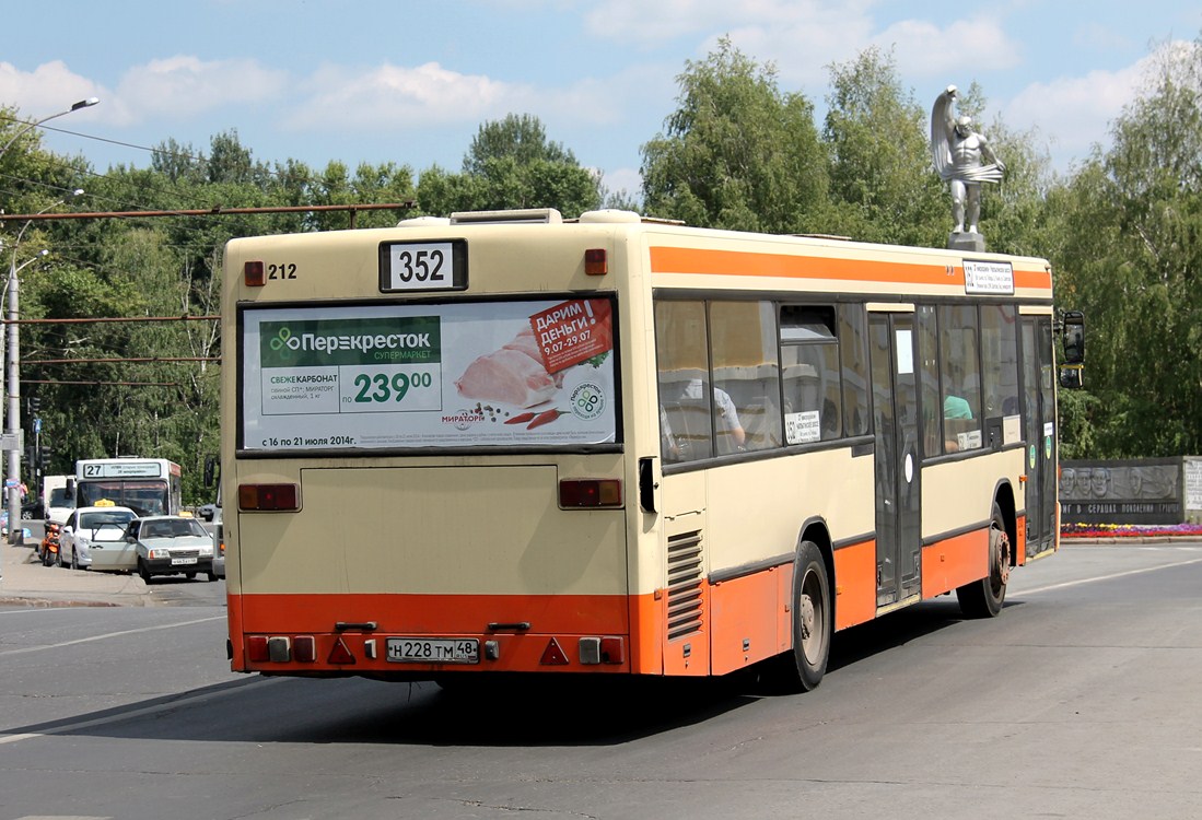 Lipetsk region, Mercedes-Benz O405N2 č. Н 228 ТМ 48