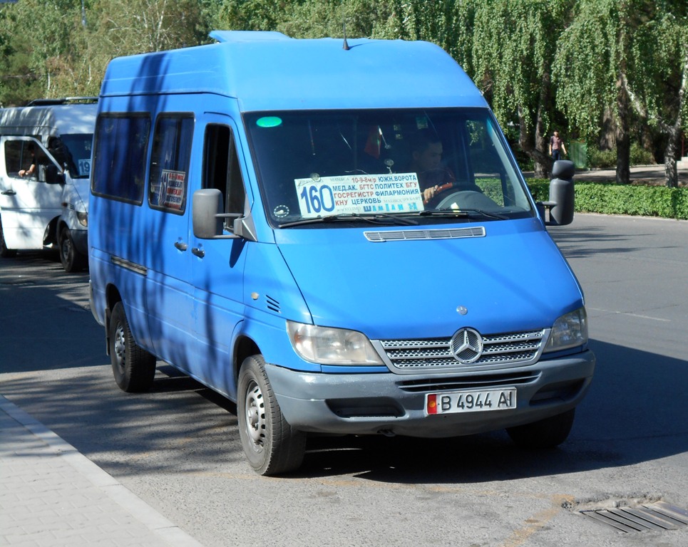 Новосибирск бишкек автобус. Микроавтобусы в Бишкеке. Sprinter киргизтан. Бусик Бишкек. Мерседес бусик Бишкек.