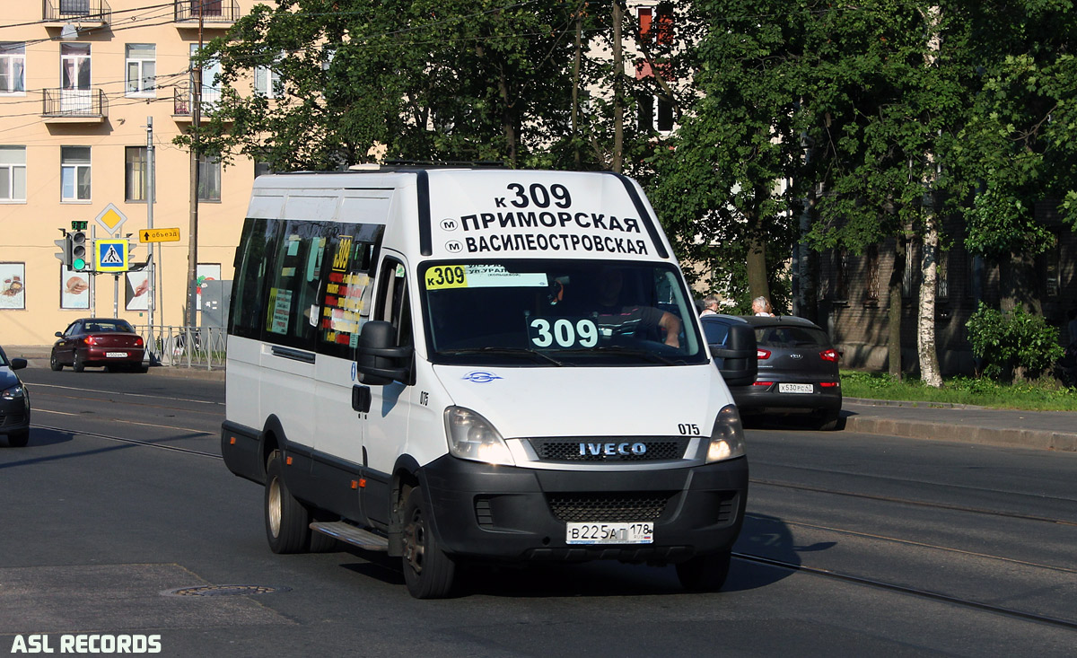 Санкт-Петербург, Нижегородец-2227UT (IVECO Daily) № 075