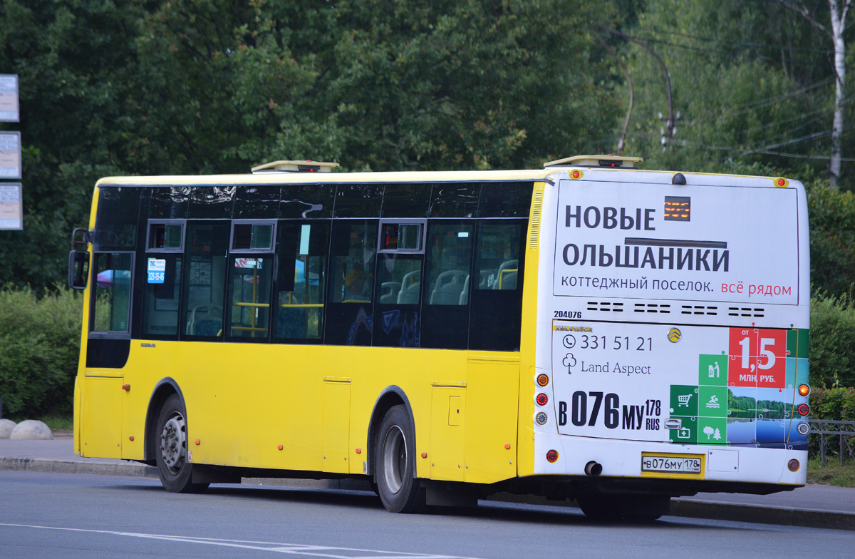 Санкт-Петербург, Golden Dragon XML6125CR № В 076 МУ 178