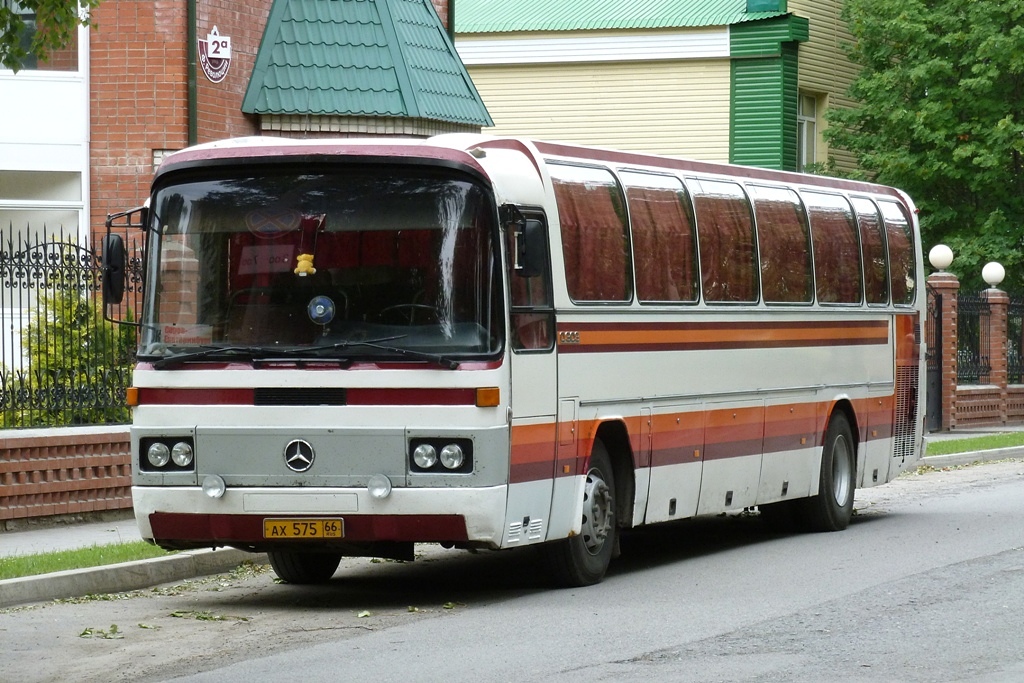 Свердловская область, Mercedes-Benz O303-15KHP-A № АХ 575 66