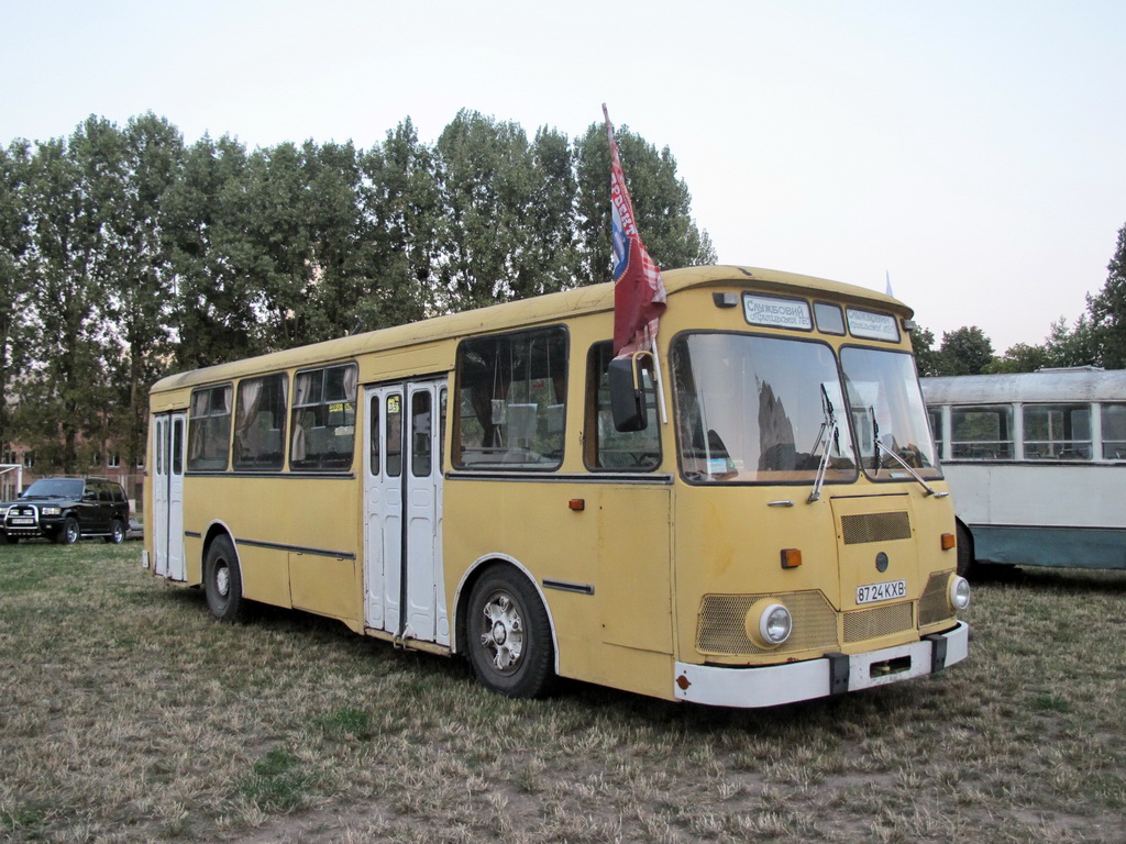 Kyiv region, LiAZ-677M Nr. 8724 КХВ