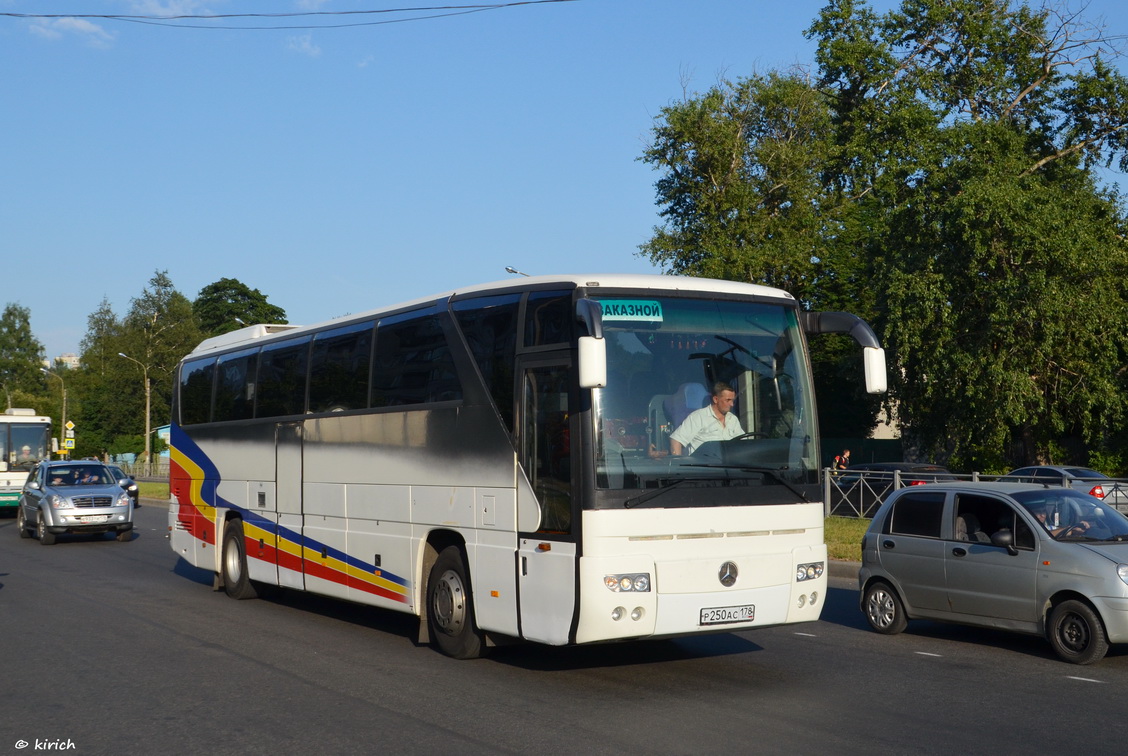 Sankt Petersburg, Mercedes-Benz O350-15RHD Tourismo Nr. Р 250 АС 178