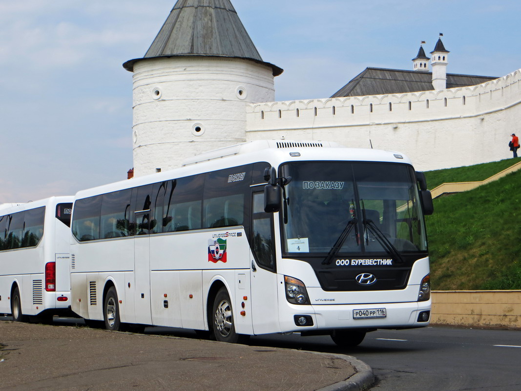 Татарстан, Hyundai Universe Space Luxury № Р 040 РР 116