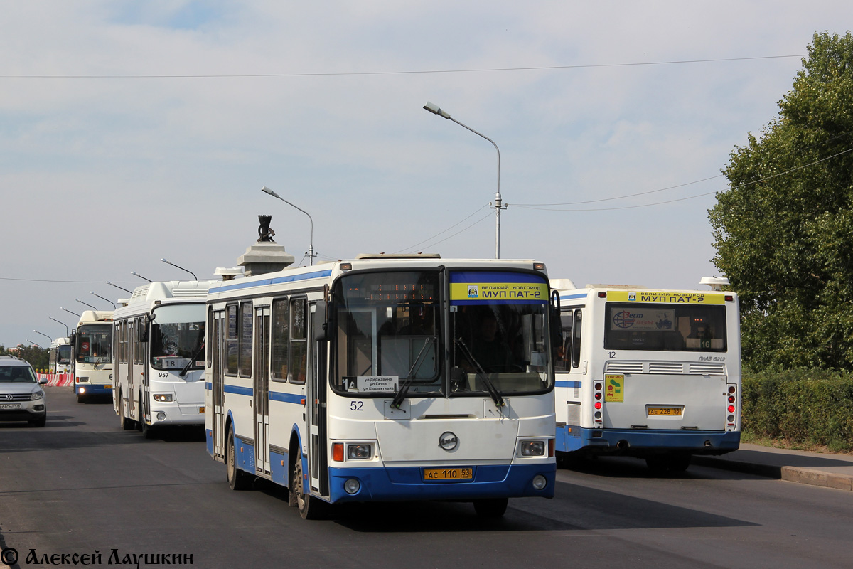 Новгородская область, ЛиАЗ-5256.57 № 52