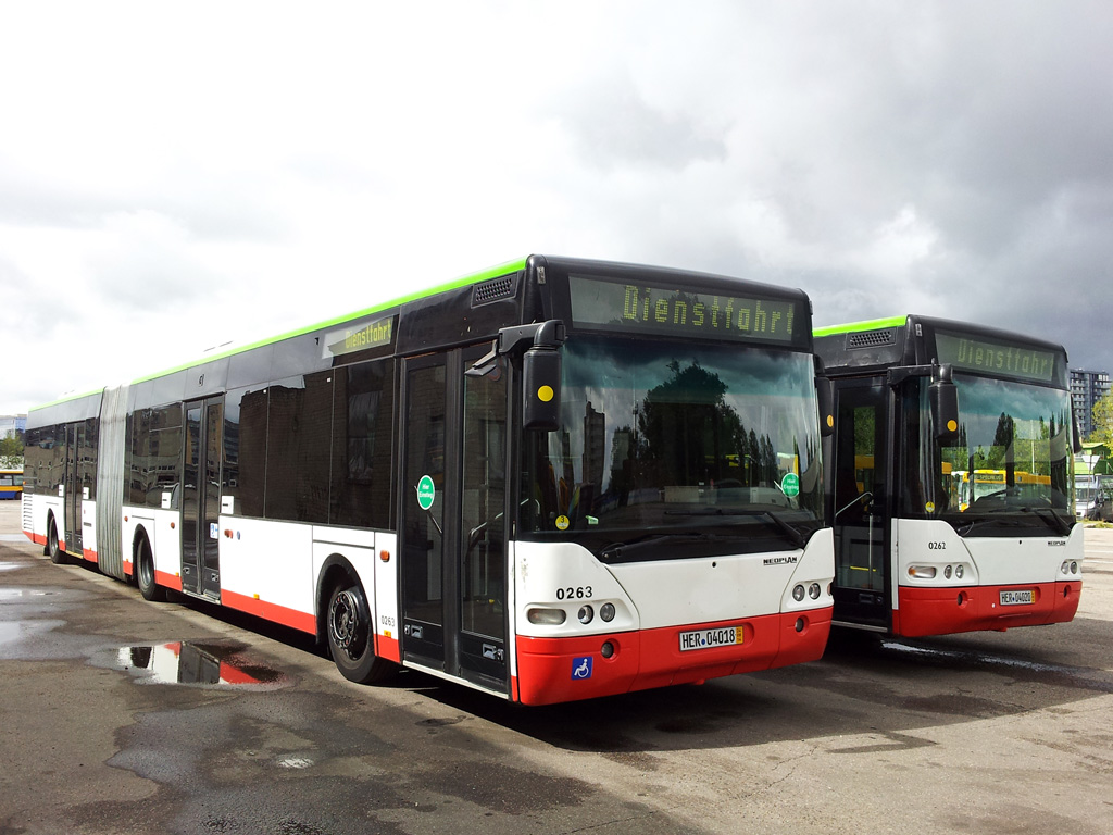 North Rhine-Westphalia, Neoplan N4421/3 Centroliner Nr. HER 04018