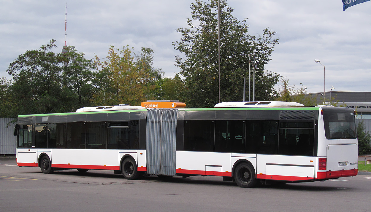 North Rhine-Westphalia, Neoplan N4421/3 Centroliner # HER 04018