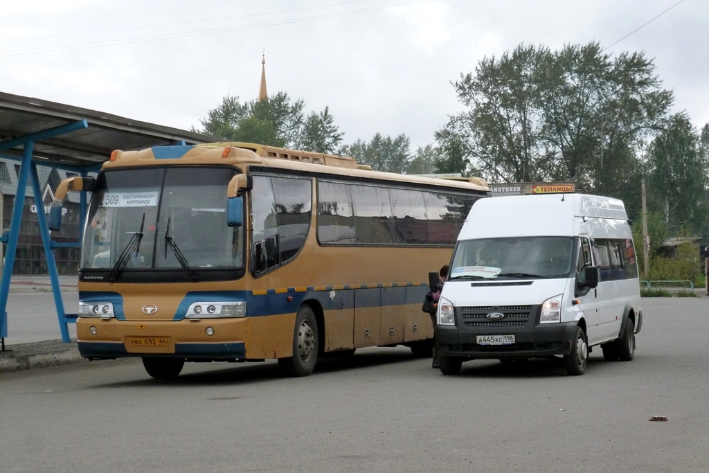 Свердловская область, Нижегородец-222702 (Ford Transit) № А 445 ХС 196; Свердловская область — Автовокзалы, конечные станции и остановки