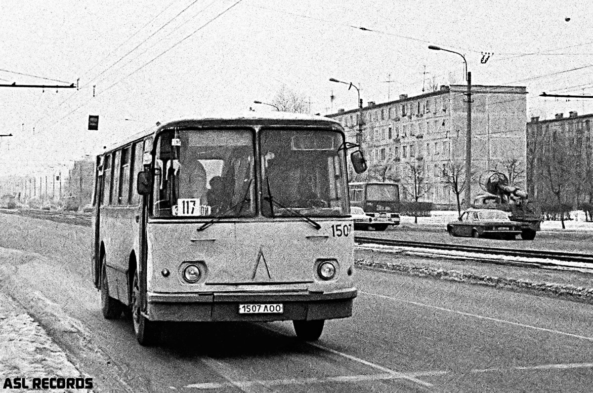 Sankt Petersburg, LAZ-695N Nr 1507