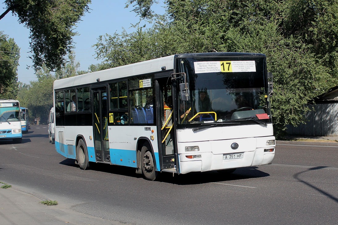 Алматы, Yutong ZK6108HGH № 7058