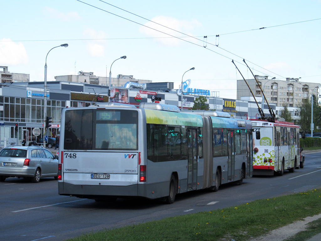 Литва, Volvo 7700A № 748