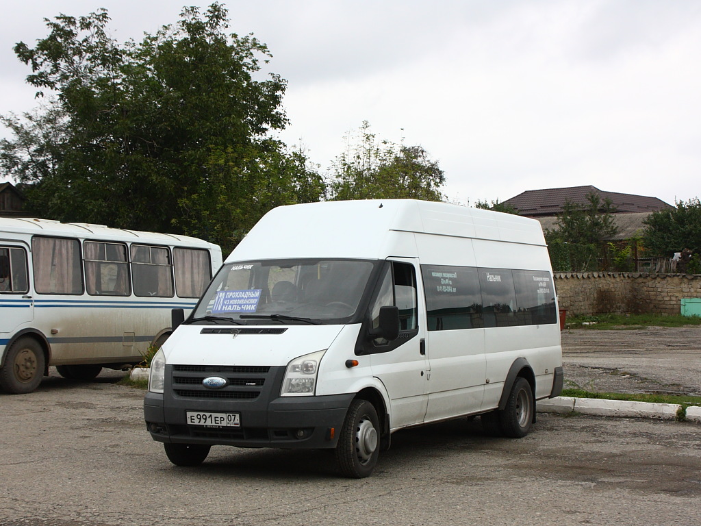 Маршрутка нальчик майский. Нижегородец-222702 (Ford Transit). Форд 222702. Нальчик Пятигорск автобус. Маршрутка Нальчик.