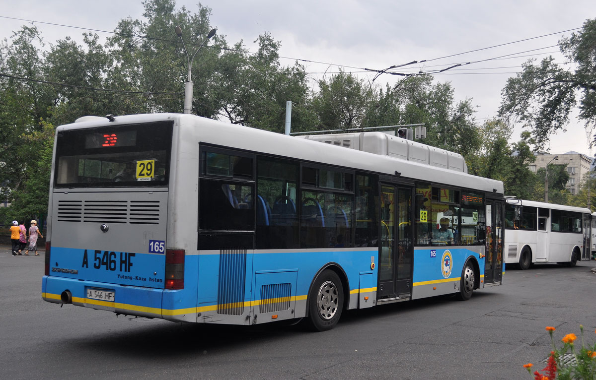 Алматы, Yutong ZK6120HGM № 165