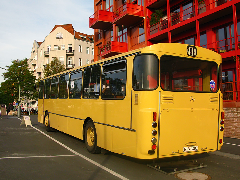 Берлин, Mercedes-Benz O305 № 1405