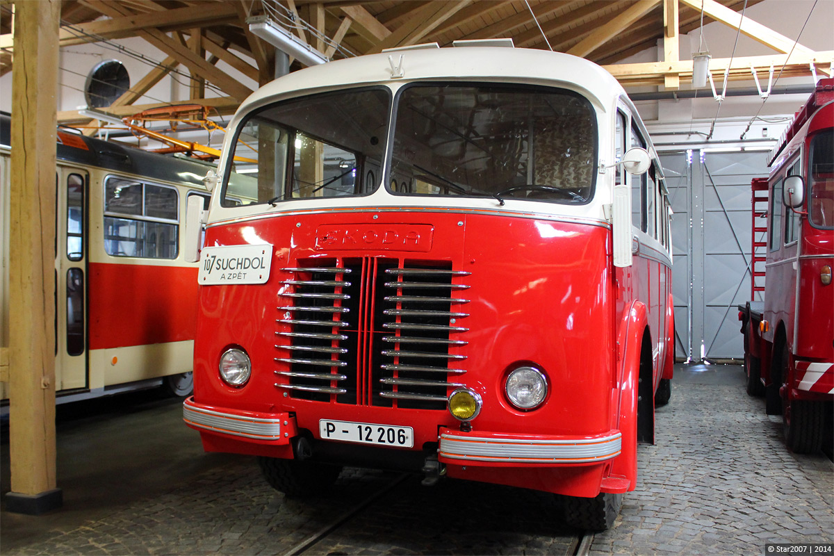 Czech Republic, Škoda 706 RO MTZ # 206