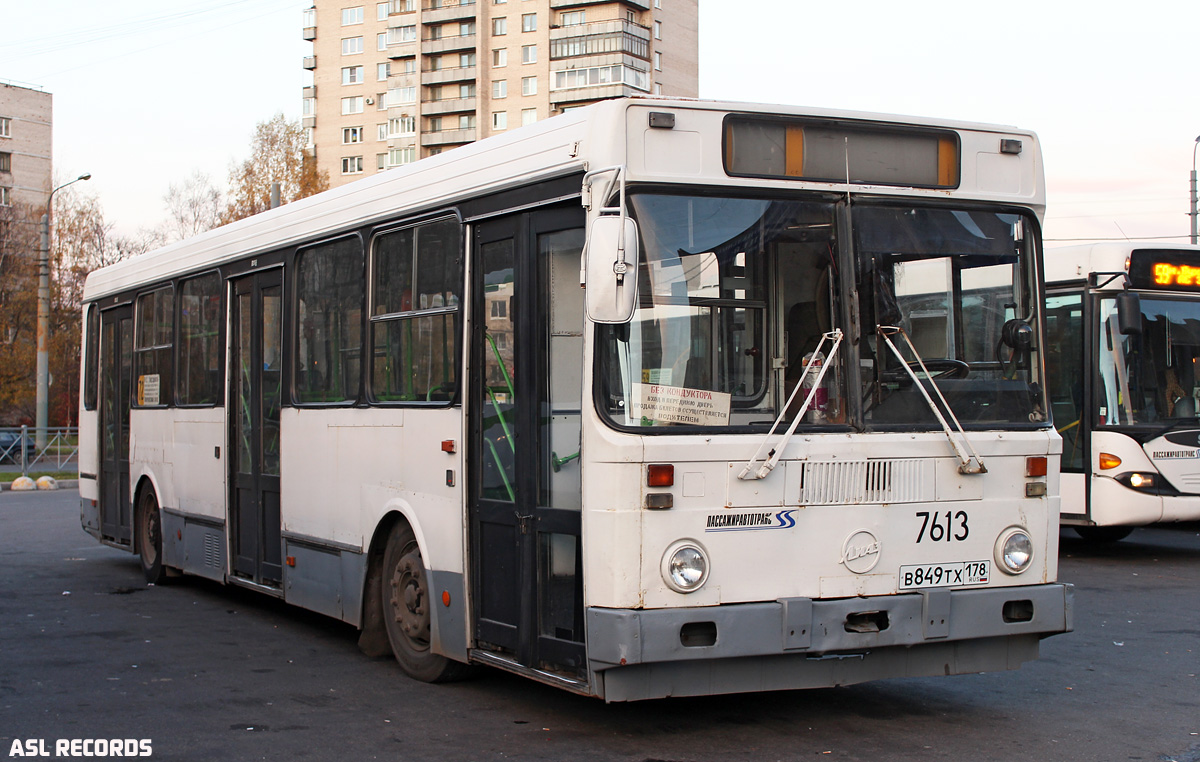 Санкт-Петербург, ЛиАЗ-5256.25 № 7613