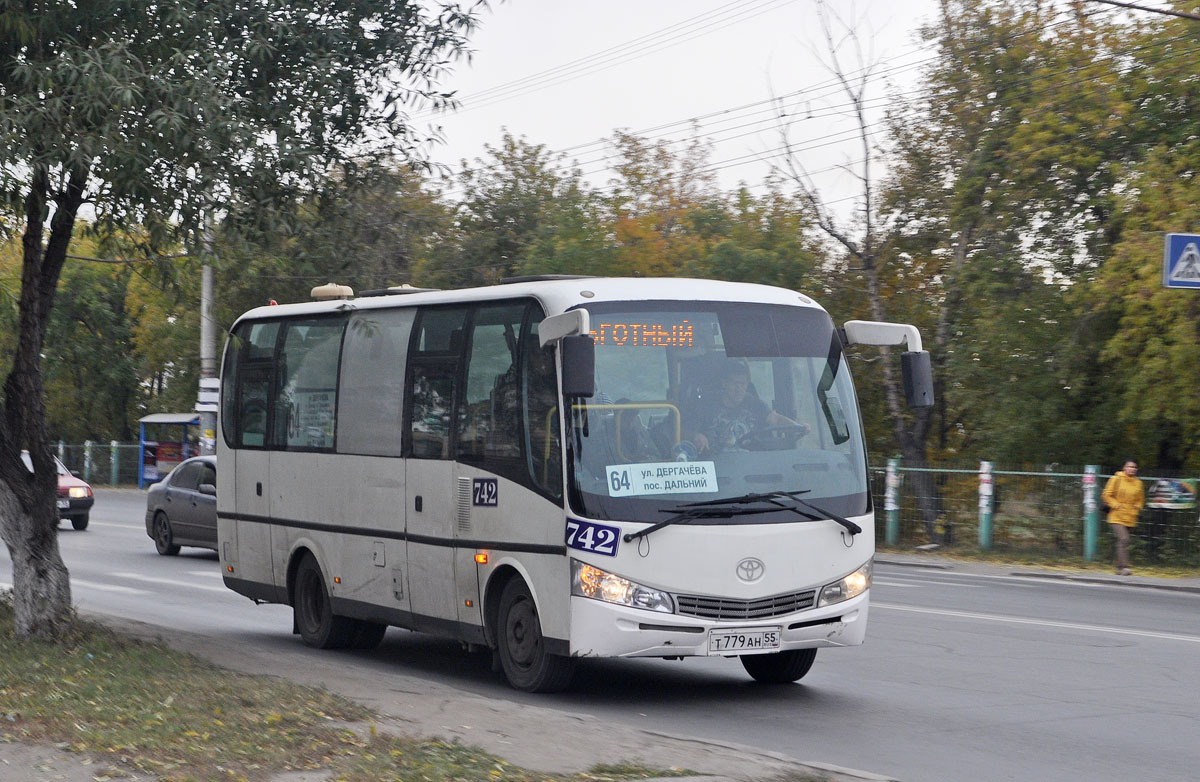 Омская область, Yutong ZK6737D № 742