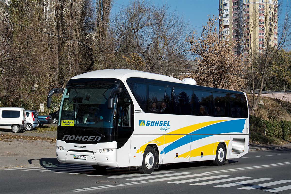 Киев, Neoplan P21 N2216SHD Tourliner SHD № AA 5063 OM