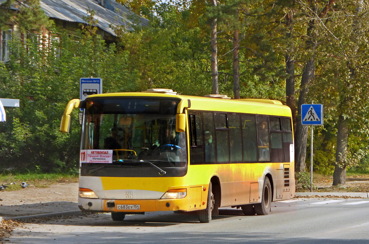 Новосибирская область, Zhong Tong LCK6103G-2 № С 683 ЕУ 154