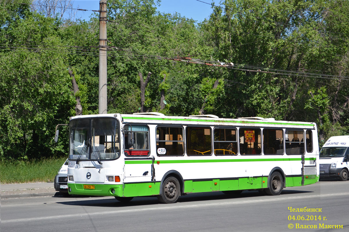 Челябинская область, ЛиАЗ-5256.26 № 013