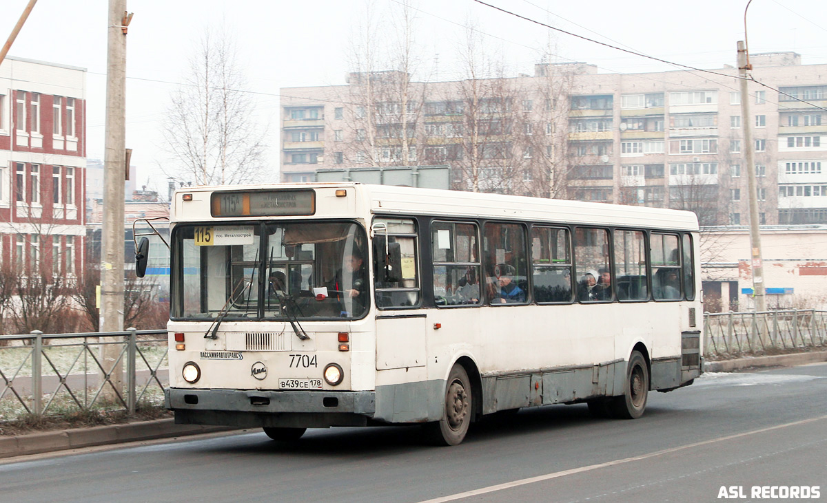 Санкт-Петербург, ЛиАЗ-5256.25 № 7704