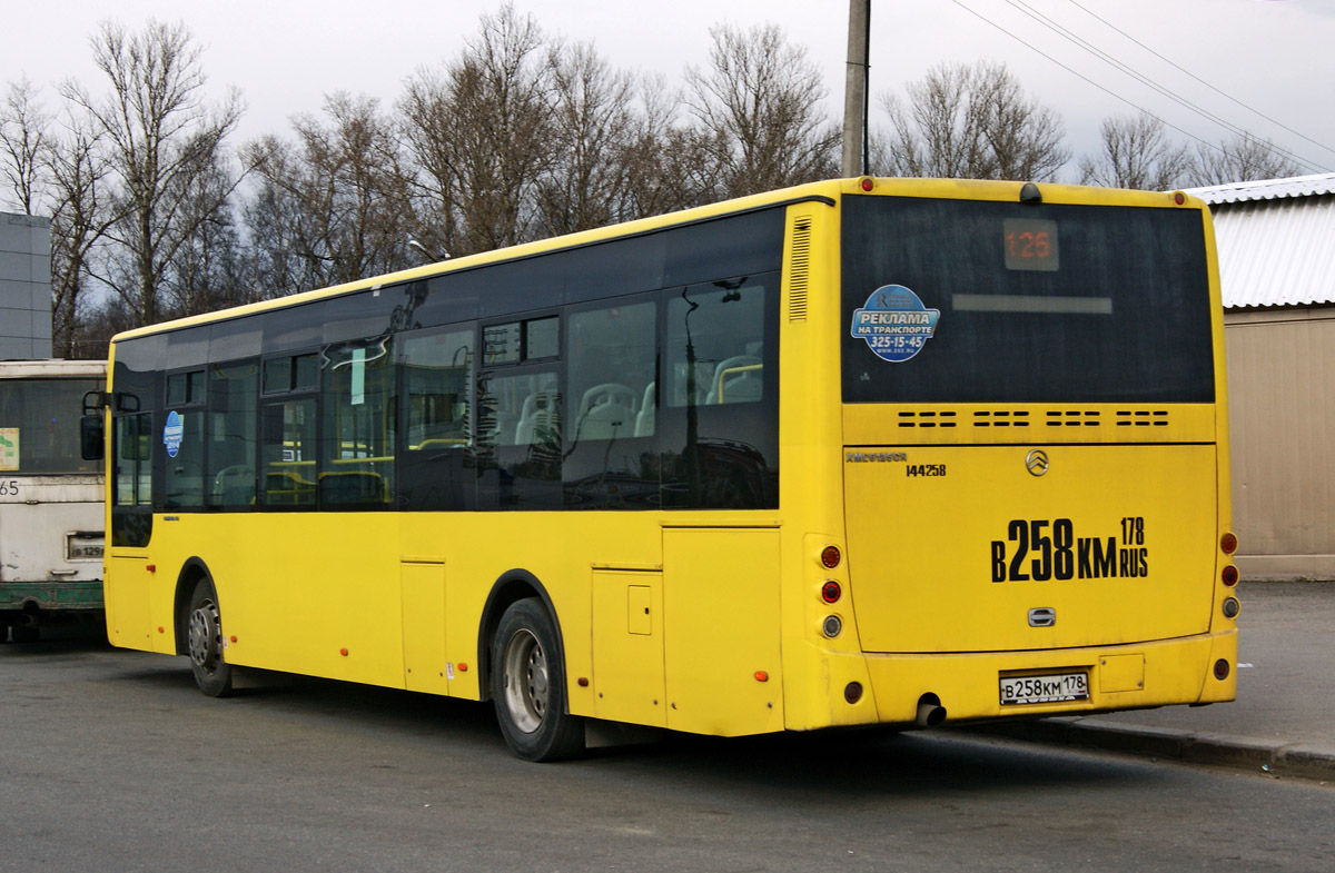 Санкт-Петербург, Golden Dragon XML6125CR № В 258 КМ 178