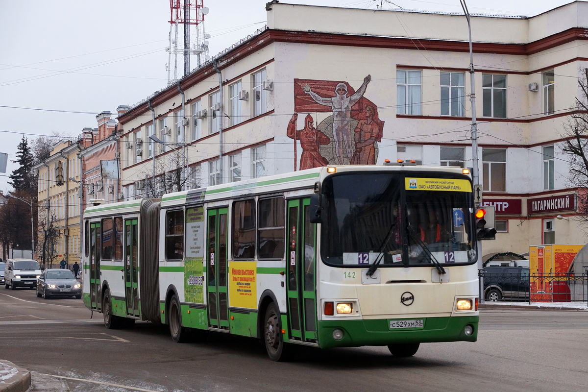 Novgorod region, LiAZ-6212.00 # 142