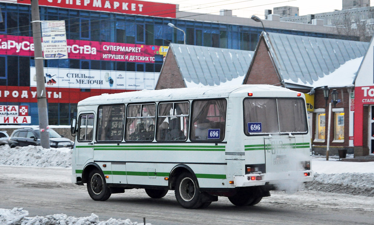 Омская область, ПАЗ-3205-110 № 696