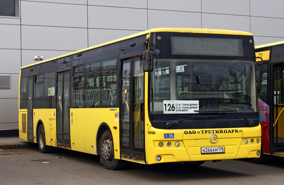 Санкт-Петербург, Golden Dragon XML6125CR № В 266 КМ 178