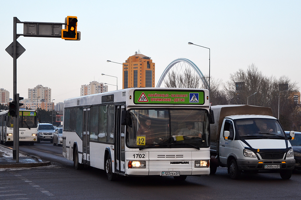 Астана, Neoplan N4016NF № 1702