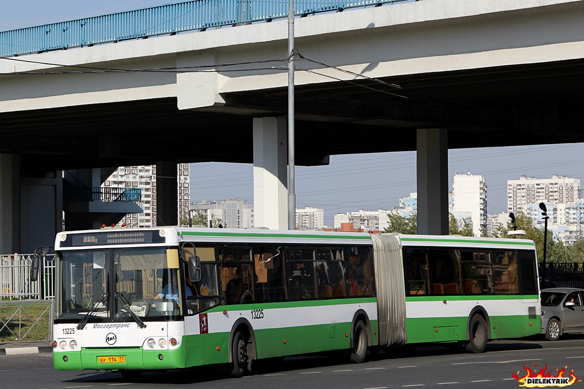 Moskau, LiAZ-6213.20 Nr. 13225