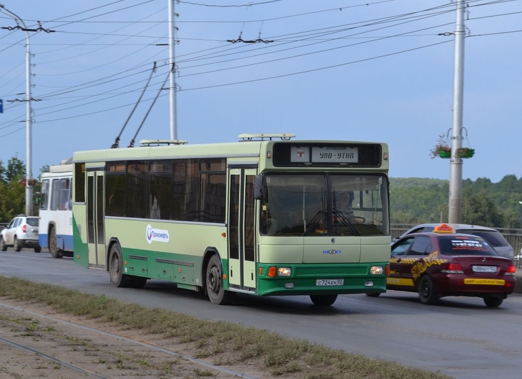 Bashkortostan, NefAZ-5299-10-01 # С 724 ЕК 02