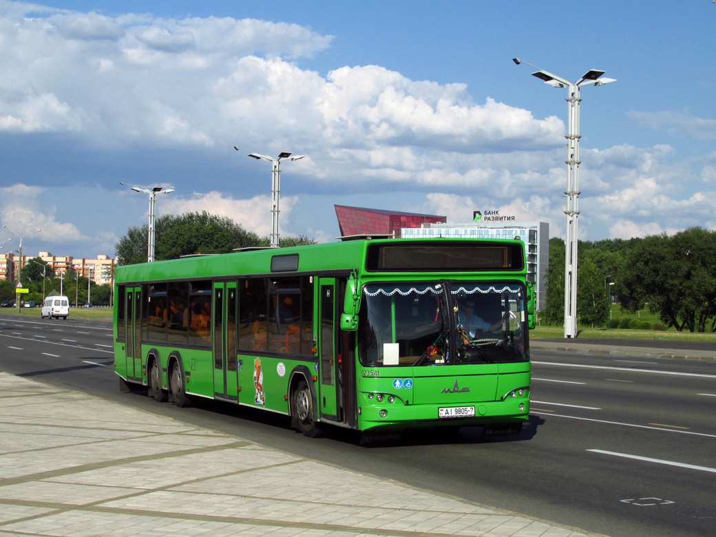 16 автобус минск. Автобус МАЗ 107. Автобус МАЗ 107 569. МАЗ 107 Минск. Автобус МАЗ 107 585.