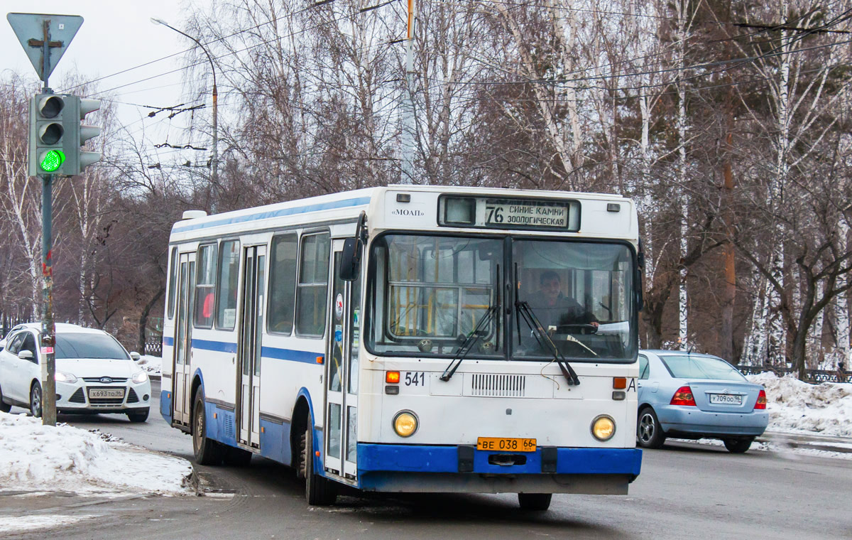 Свердловская область, ЛиАЗ-5256.40 № 541