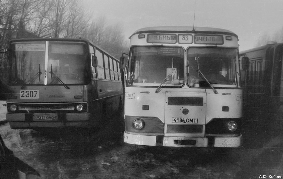 Омская область, Ikarus 280.33 № 2307; Омская область, ЛиАЗ-677М № 1387