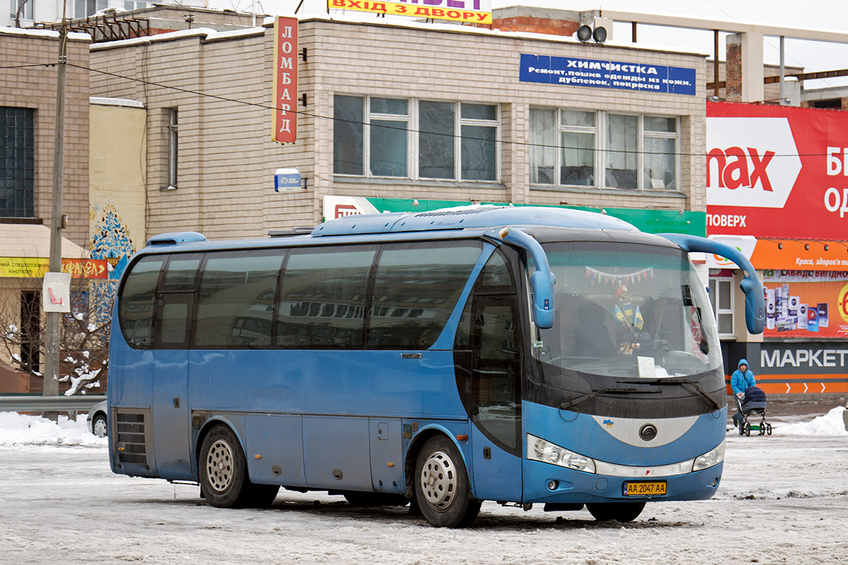 Киев, Yutong ZK6831HE № AA 2047 AA