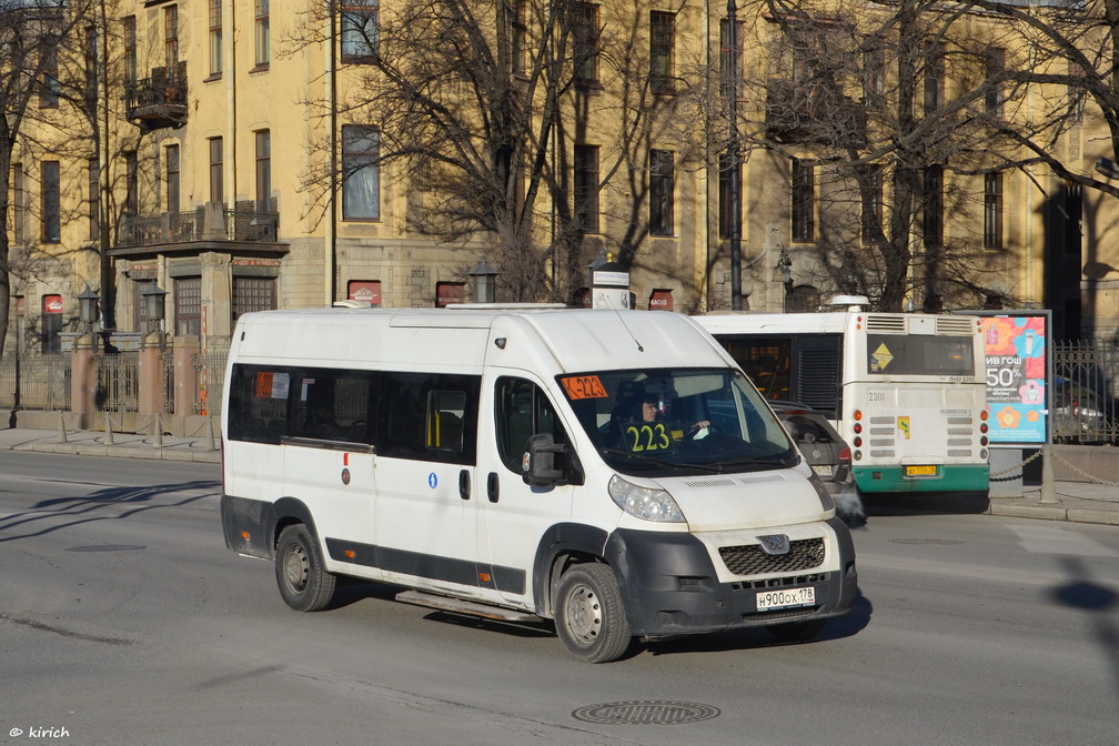 Szentpétervár, Nizhegorodets-2227SK (Peugeot Boxer) sz.: Н 900 ОХ 178