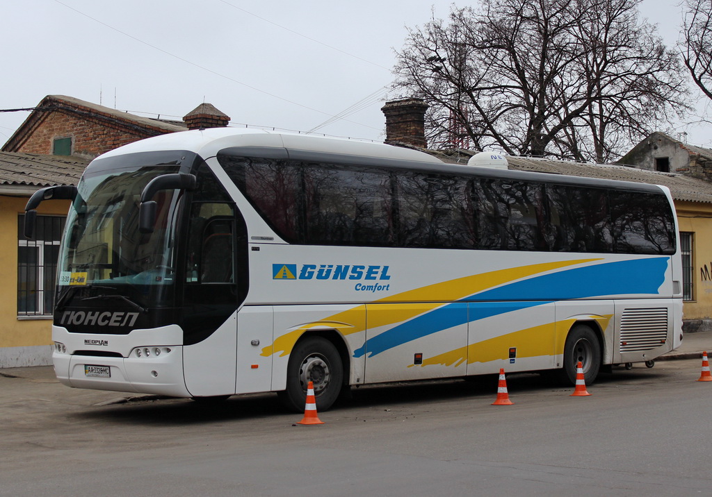 Киев, Neoplan P21 N2216SHD Tourliner SHD № AA 3328 MC