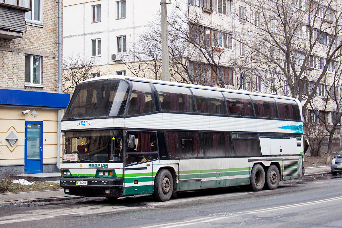 Ивано-Франковская область, Neoplan N122/3 Skyliner № AT 9652 BB