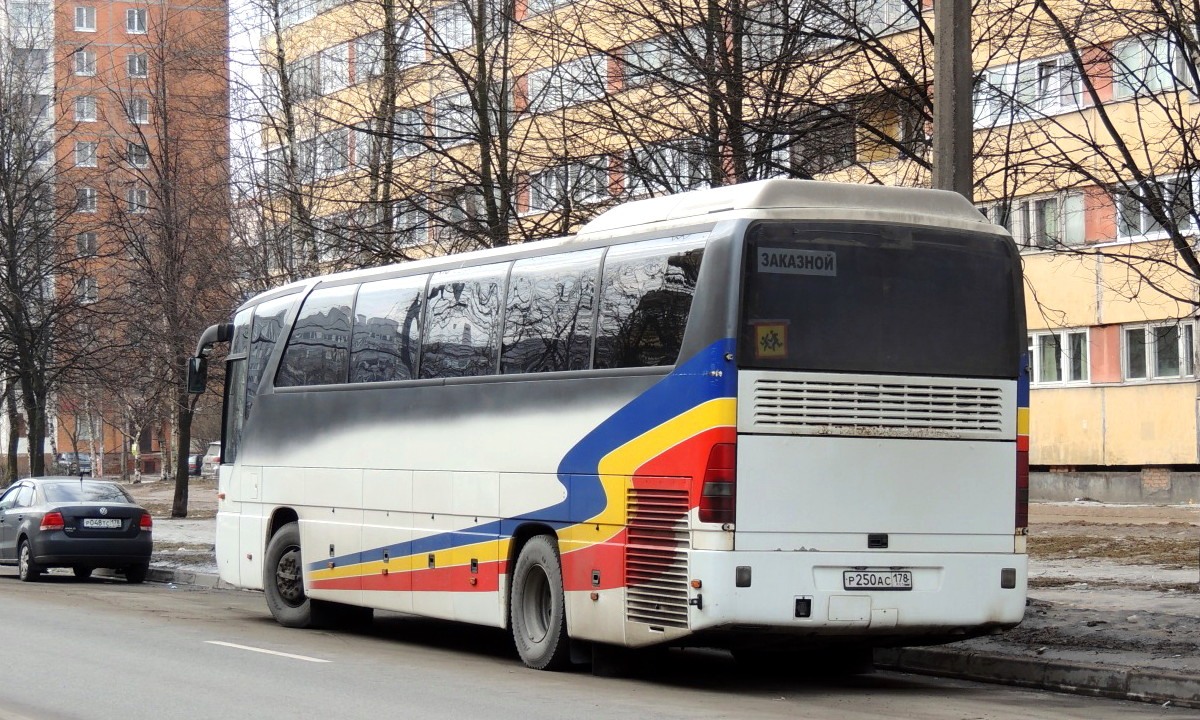 Sankt Petersburg, Mercedes-Benz O350-15RHD Tourismo Nr. Р 250 АС 178