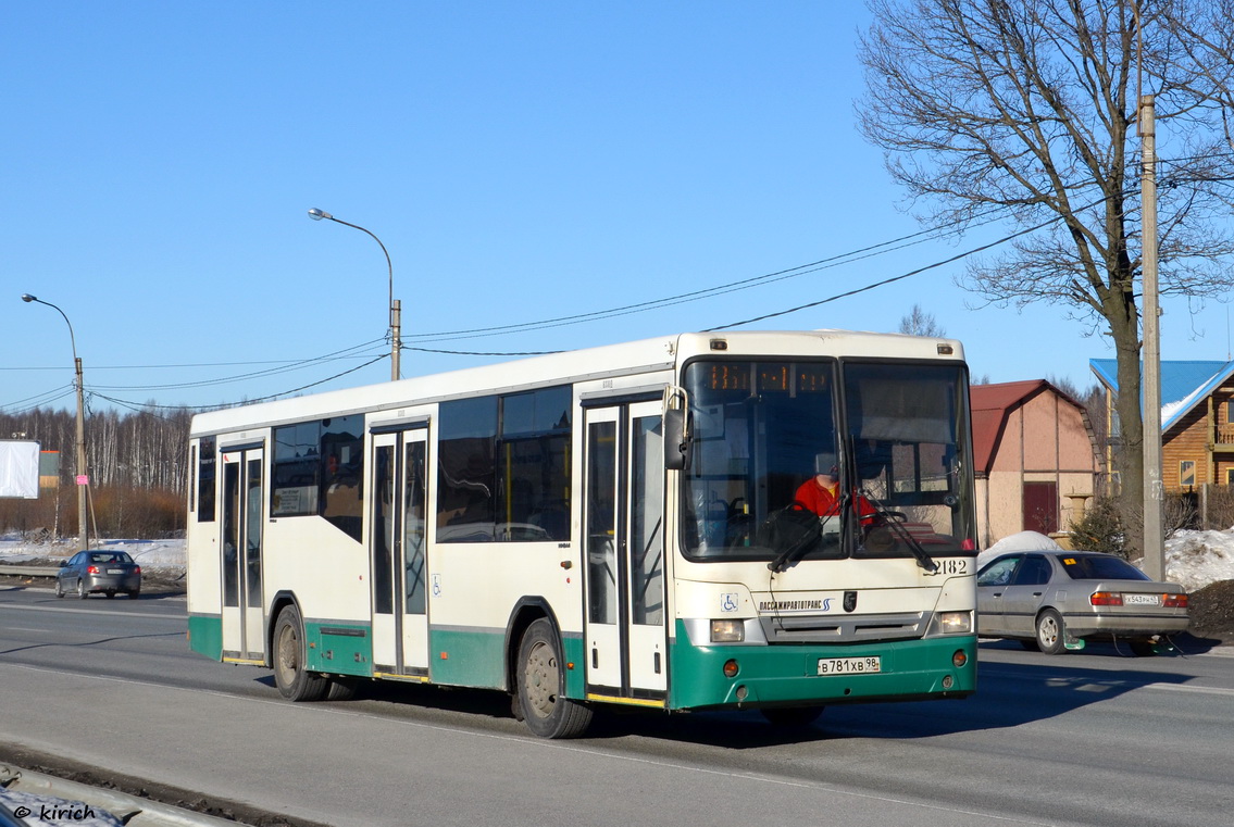 Sankt Petersburg, NefAZ-5299-30-32 Nr 2182