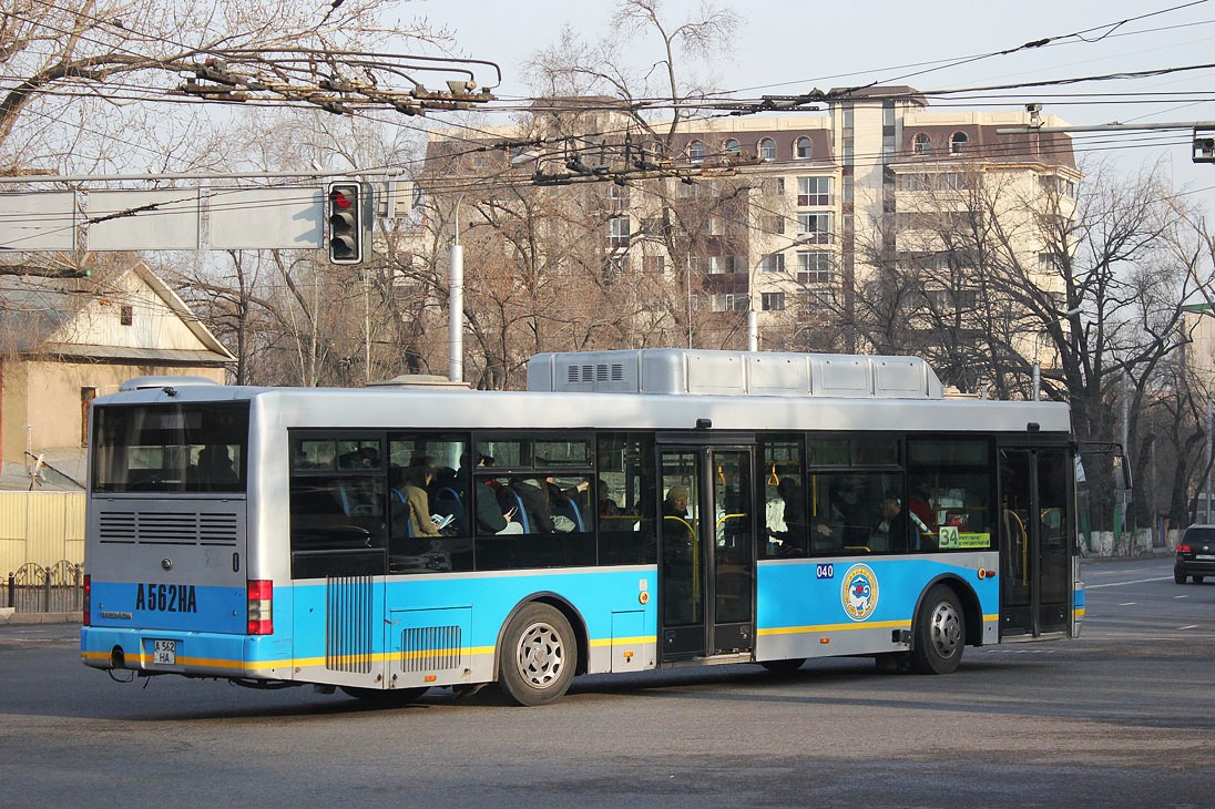 Алматы, Yutong ZK6120HGM № 040