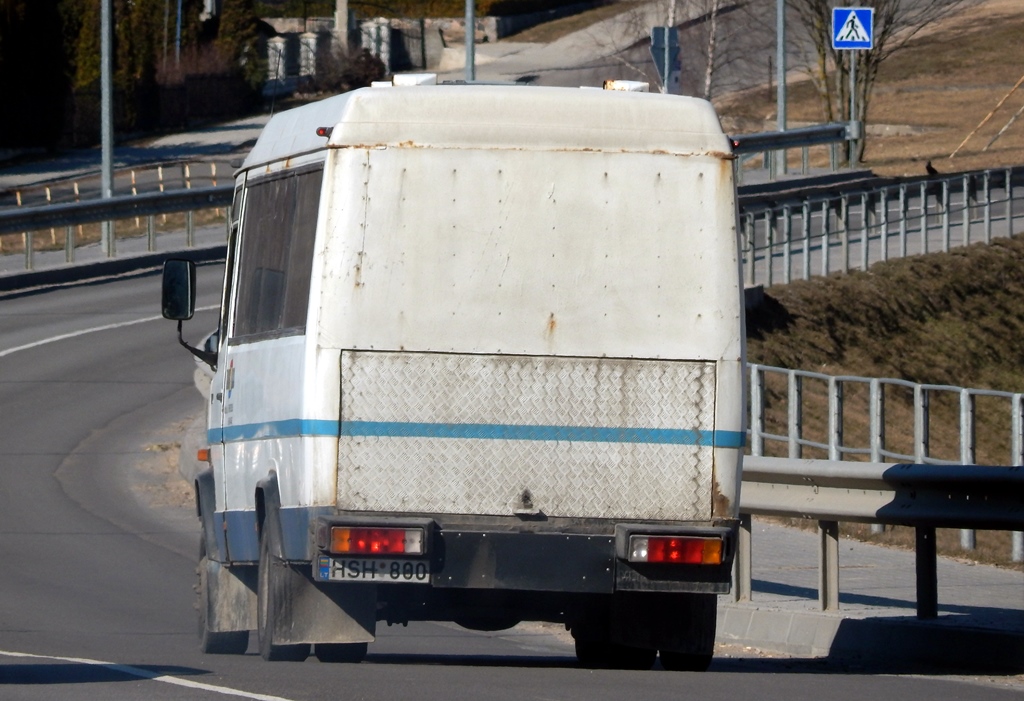 Литва, Mercedes-Benz T2 711D № HSH 800