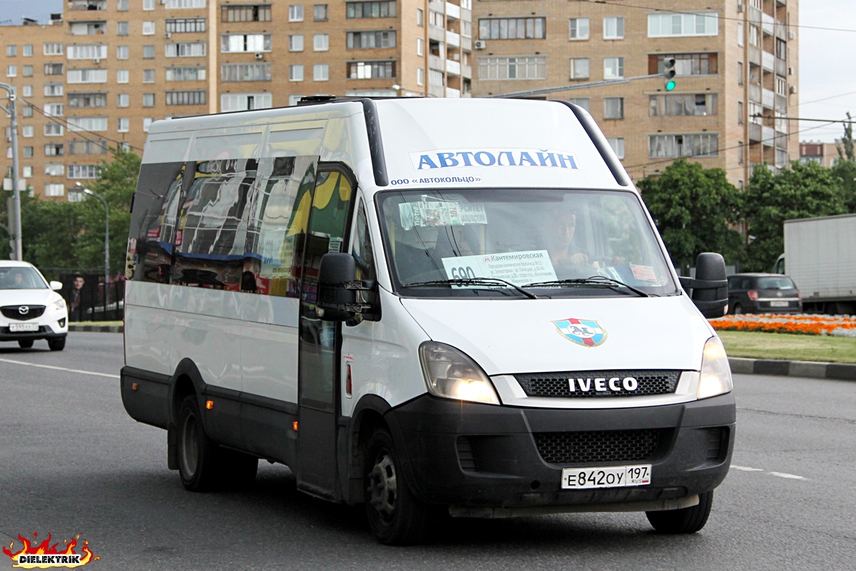 Масква, Нижегородец-2227UU (IVECO Daily) № Е 842 ОУ 197