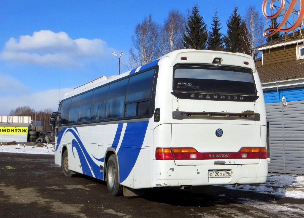 Свердловская область, Kia KM948 Granbird Greenfield № Х 120 ХЕ 96