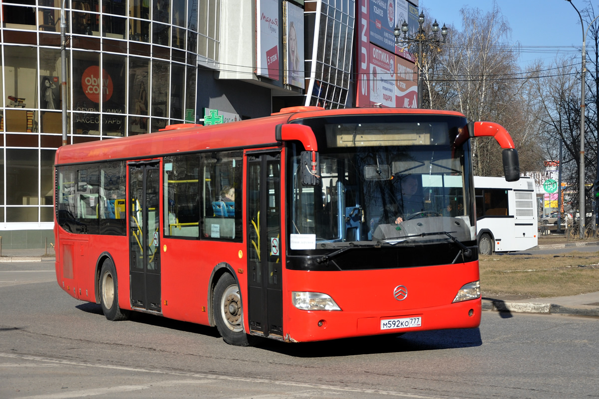 Moskau, Golden Dragon XML6102 Nr. М 592 КО 777